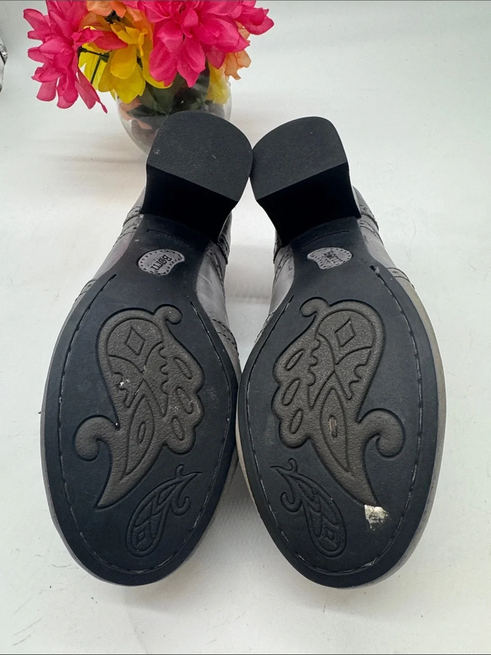 Born Gray Tassel Brogue Low Block Heels Size 8.5 MCH10109G